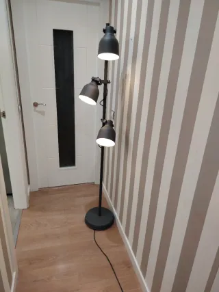 Lámpara de pie HEKTAR 3 focos gris oscuro
