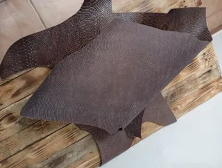 2 retales piel vaquetilla