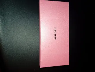 Gafas de sol Miu Miu negras