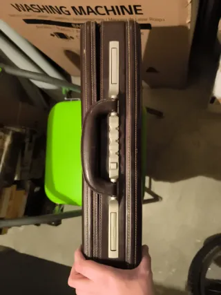 Maletín de cuero marrón