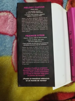 2 libros Monster High