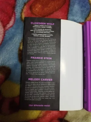 2 libros Monster High