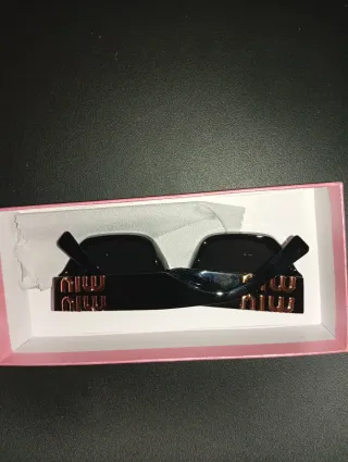 Gafas de Sol Miu Miu Negras y Rosas