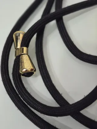 Funda móvil transparente con cordón