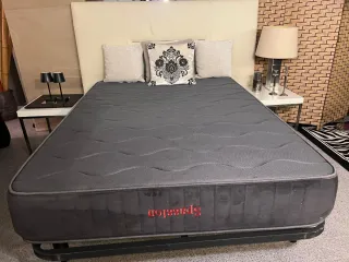 Colchón, base y cabecero