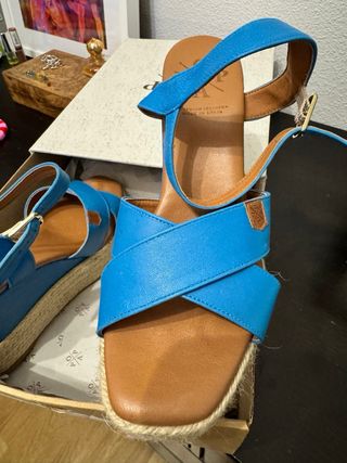 Sandalias plataforma POPA piel azul talla 39
