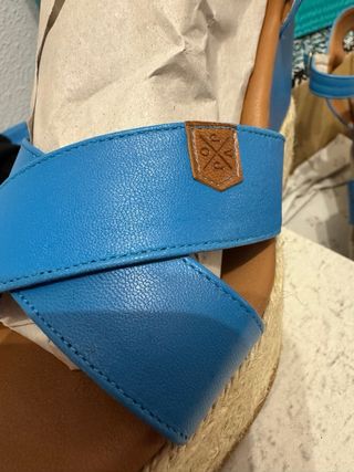 Sandalias plataforma POPA piel azul talla 39
