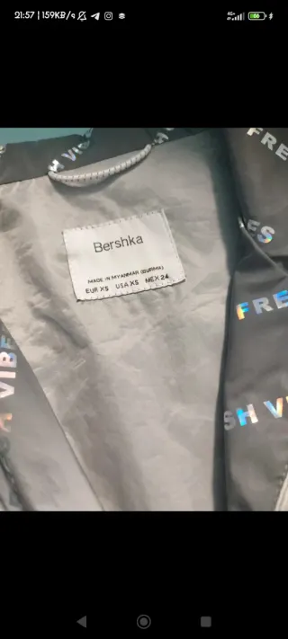 Chaqueta cortavientos reflectante gris