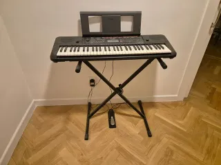 Yamaha PSR-E263 Teclado con Pedal