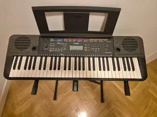 Yamaha PSR-E263 Teclado con Pedal
