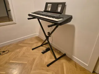 Yamaha PSR-E263 Teclado con Pedal