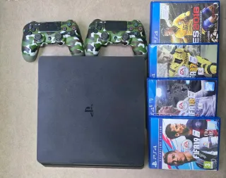PS4 Negra + 4 Juegos FIFA