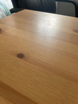 Mesa de madera blanca