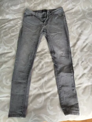 Lote 5 Pantalones Vaqueros Chico Bershka y pull&