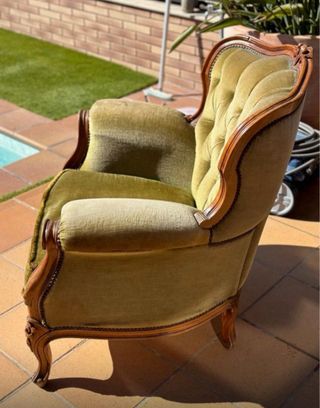 Butaca antigua terciopelo y madera