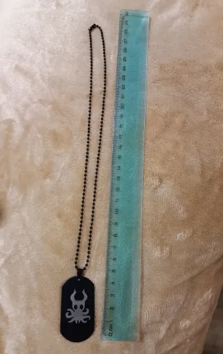 Collar Hollow Knight Metálico Negro