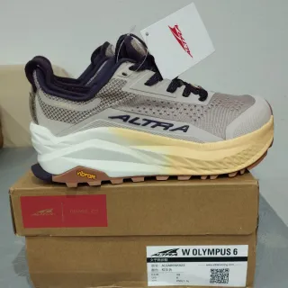 Zapatillas Altra grises y moradas