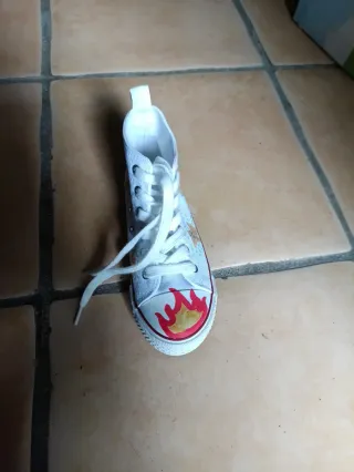 Marca TEX.  Estlilo Converse All Star personalizad