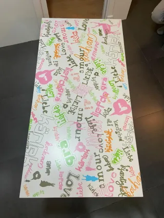 Mesa juvenil estudio multicolor