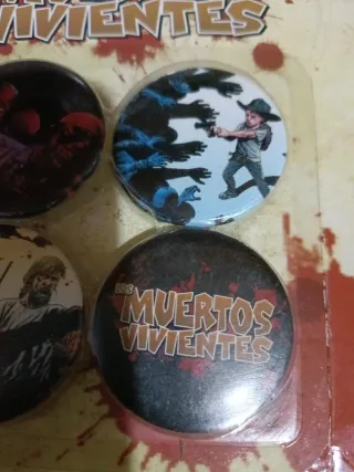 Set de 4 Chapas Los Muertos Vivientes