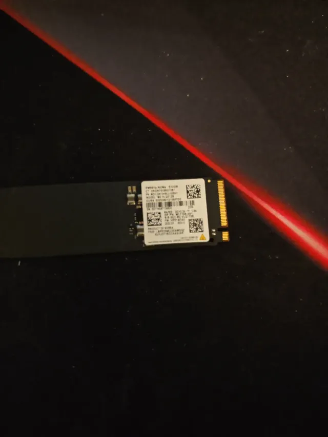 SSD Samsung NVMe 512GB PM991a 29 horas de uso