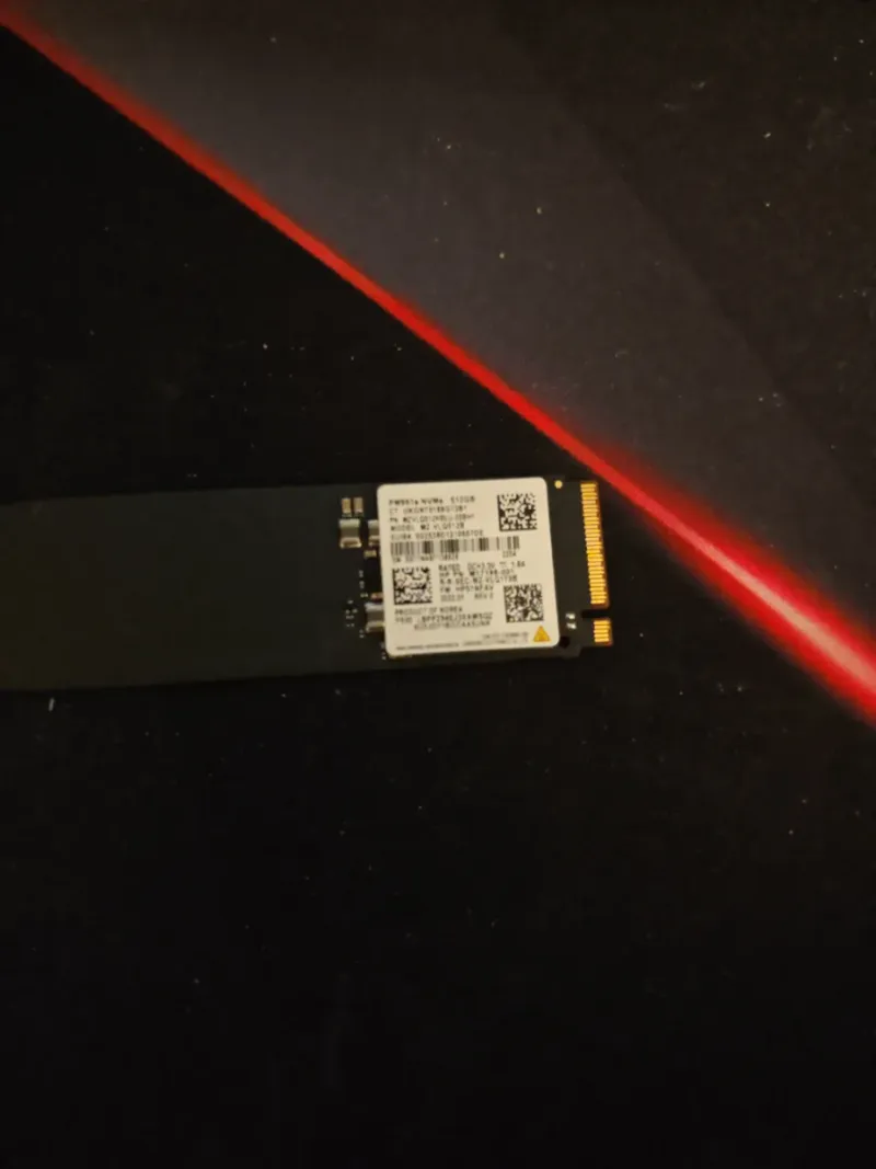 SSD Samsung NVMe 512GB PM991a 29 horas de uso