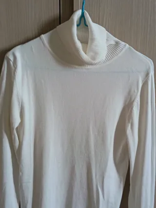 Maglia Stradivarius collo alto bianca