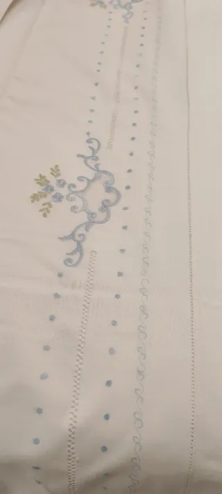 Completo letto matrimoniale ricamato