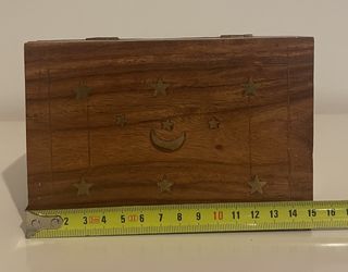 Caja de madera decorada