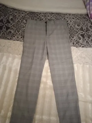 Pantalón Bershka Slim Cropped Gris/Negro Talla M