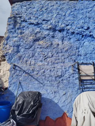 Dos tendederos de pared metálico