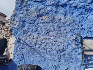 Dos tendederos de pared metálico