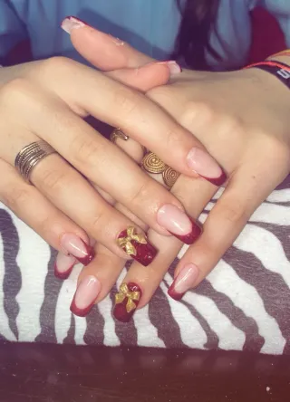 Uñas acrílicas, gel, permanentes a buen precio