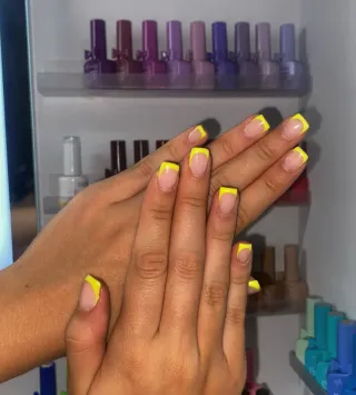 Uñas acrílicas, gel, permanentes a buen precio