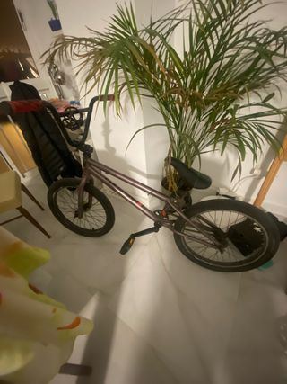 Bicicleta BMX morada