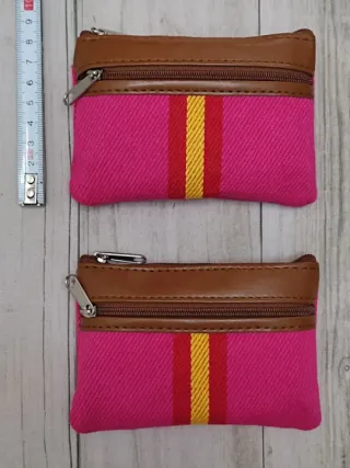 OFERTA. MONEDERO ROSA LONA / POLIPIEL CON BANDERA