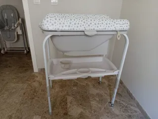 Lote bebé: bañera Jane y trona Shom