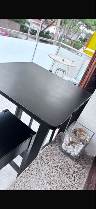 Mesa alta y 2 sillas madera Ikea