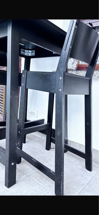 Mesa alta y 2 sillas madera Ikea