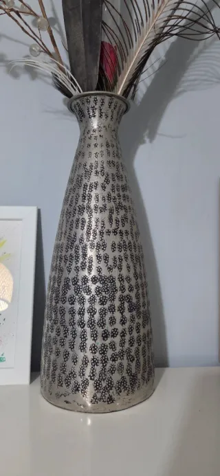 Jarrón decorativo metal plateado y negro