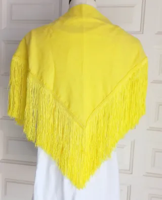 Manton Chal Amarillo Flecos Nuevo