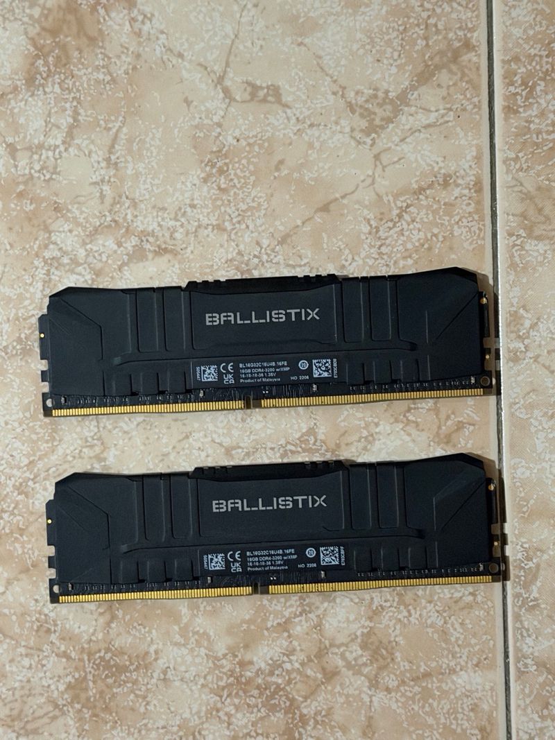 2x16GB Crucial Ballistix DDR4 RAM (AVERÍADA) afbeelding 2