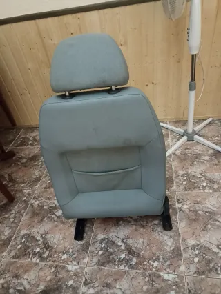 Asiento de coche tela gris