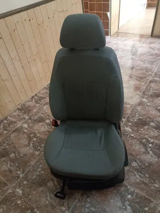 Asiento de coche tela gris