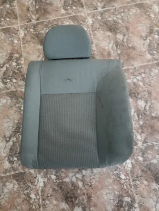 Asiento de coche tela gris