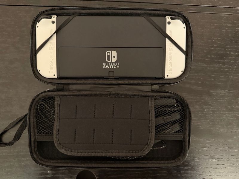 Nintendo Switch OLED +1TB +2JoyCon +juego +funda afbeelding 3