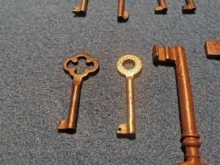 Set di chiavi antiche