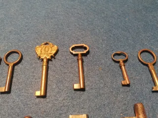 Set di chiavi antiche