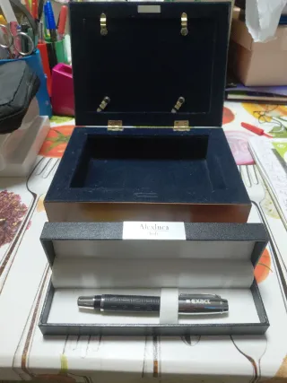 Joyero Alexluca y bolígrafo Exact