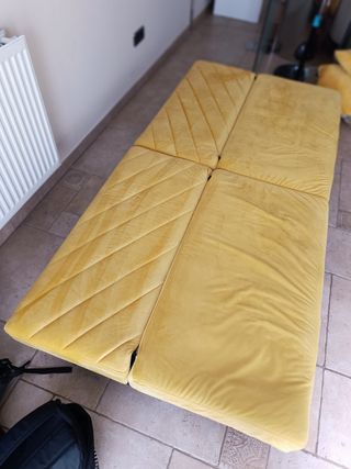 Sofá 2 plazas plegable terciopelo amarillo